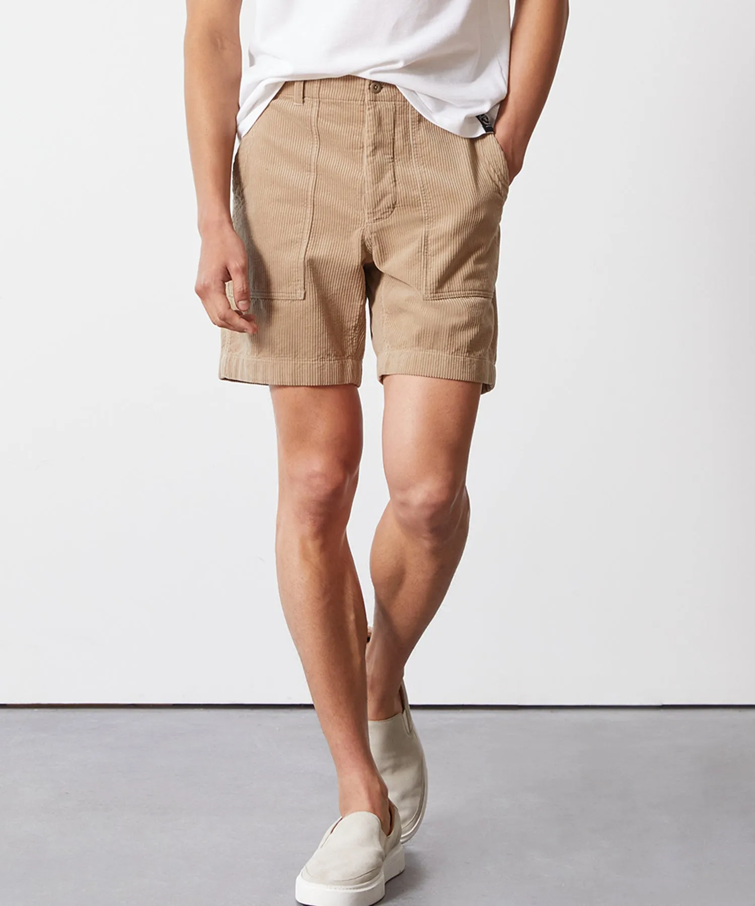 7" Wide Wale Corduroy Camp Short in Khaki