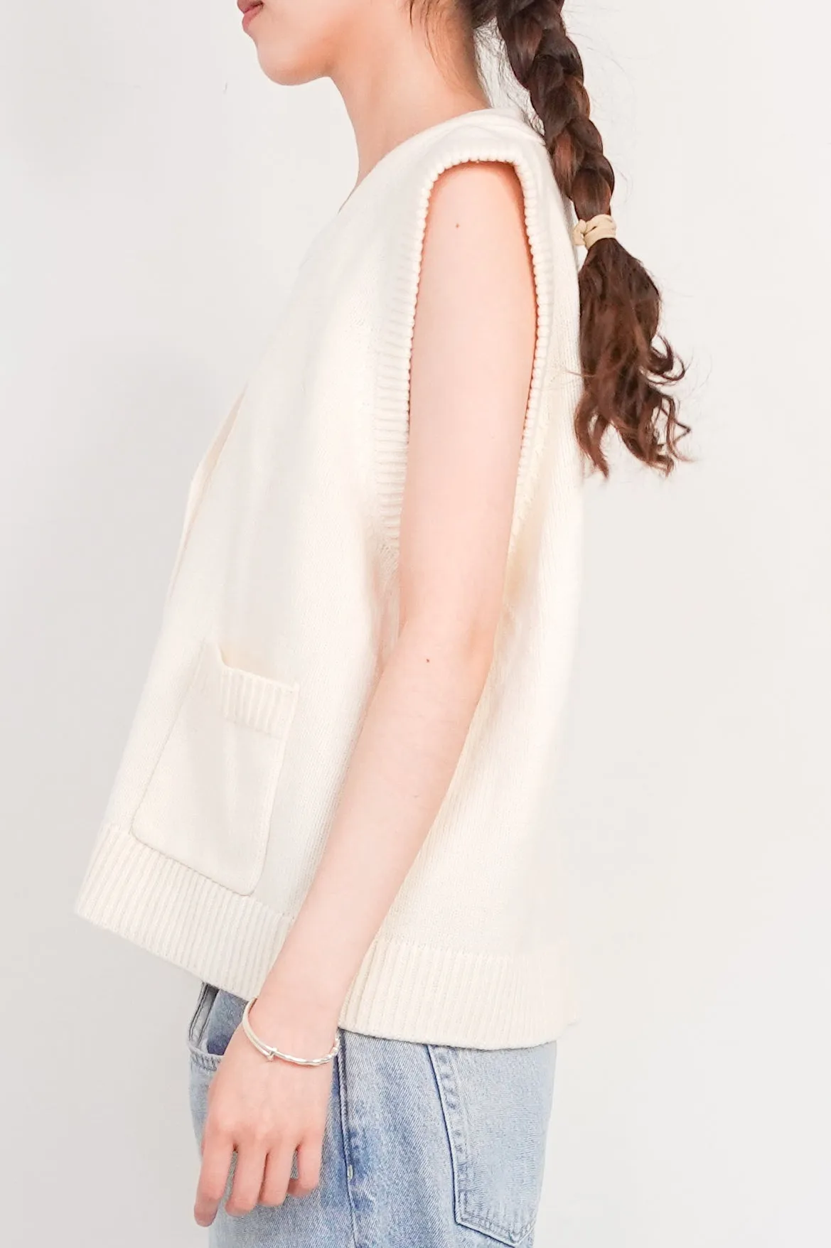 Cream cashmere sleeveless sweater RRP £225